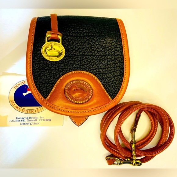 Vintage Dooney & Bourke All Weather Black and Tan Mini Crossbody/Belt Bag NWT! - Picture 3 of 11
